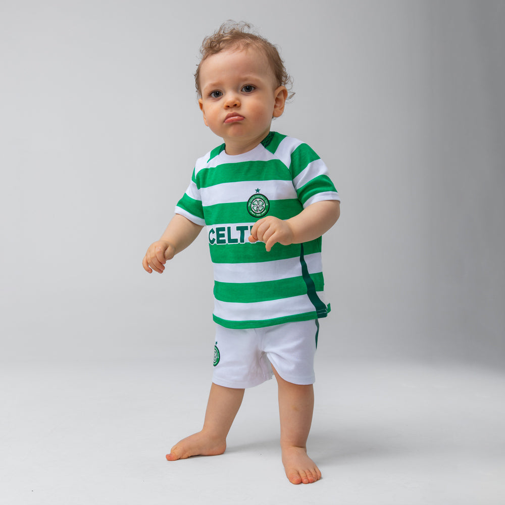 Celtic Kleinkind 24/25 Kit T-Shirt und Shorts-Set