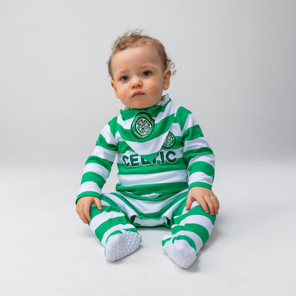 Celtic Infant 24/25 Kit Set mit 2 Lätzchen