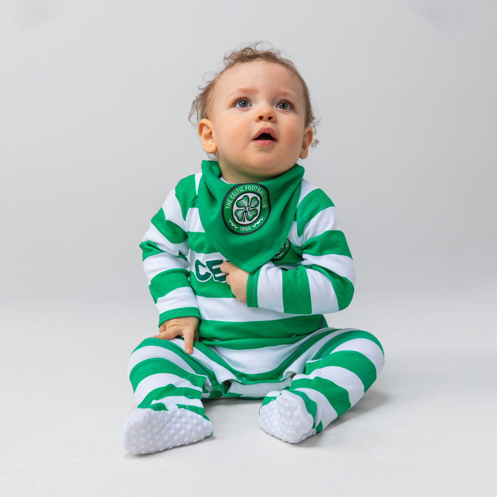 Celtic Infant 24/25 Kit Set mit 2 Lätzchen