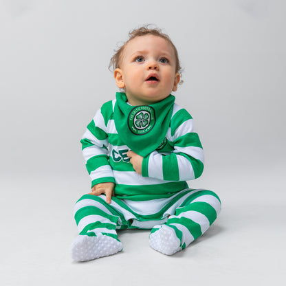 Celtic Infant 24/25 Kit Set mit 2 Lätzchen